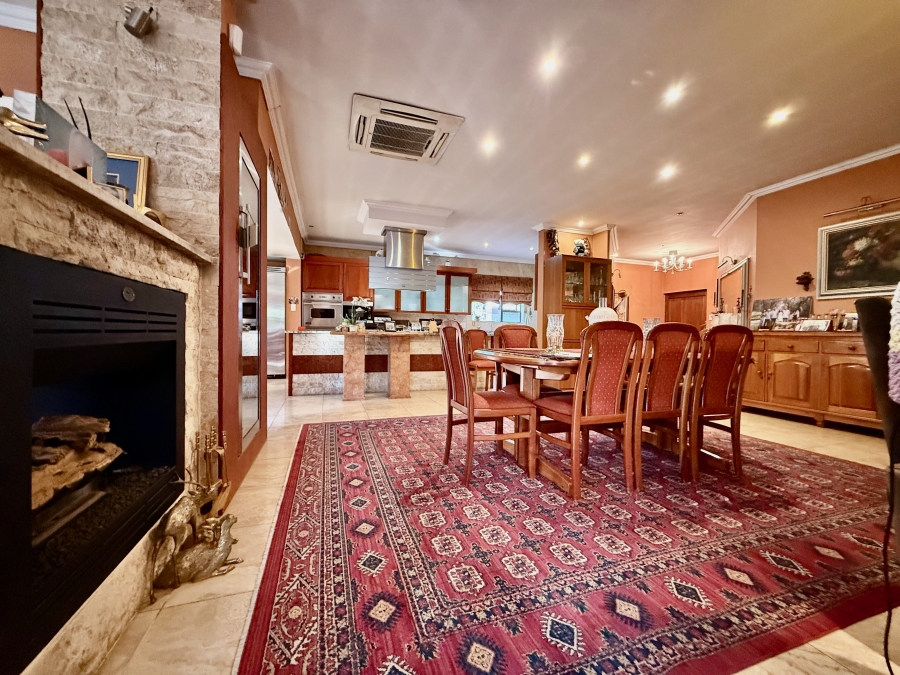 2 Bedroom Property for Sale in The Retreat Gauteng