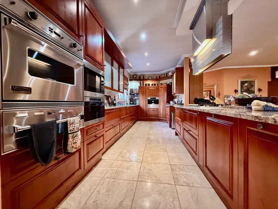 2 Bedroom Property for Sale in The Retreat Gauteng