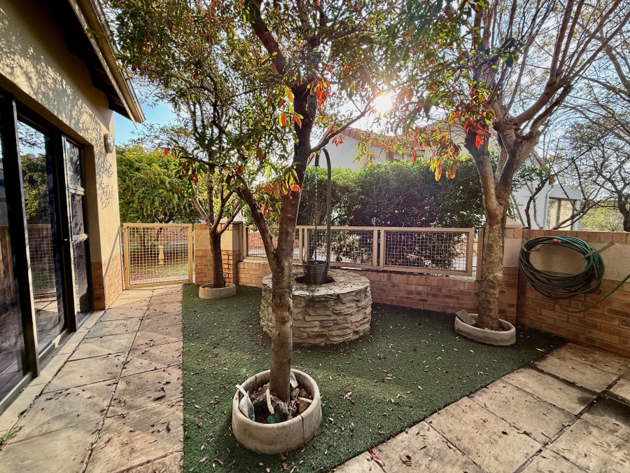 2 Bedroom Property for Sale in The Retreat Gauteng