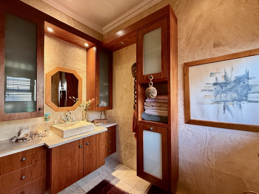2 Bedroom Property for Sale in The Retreat Gauteng