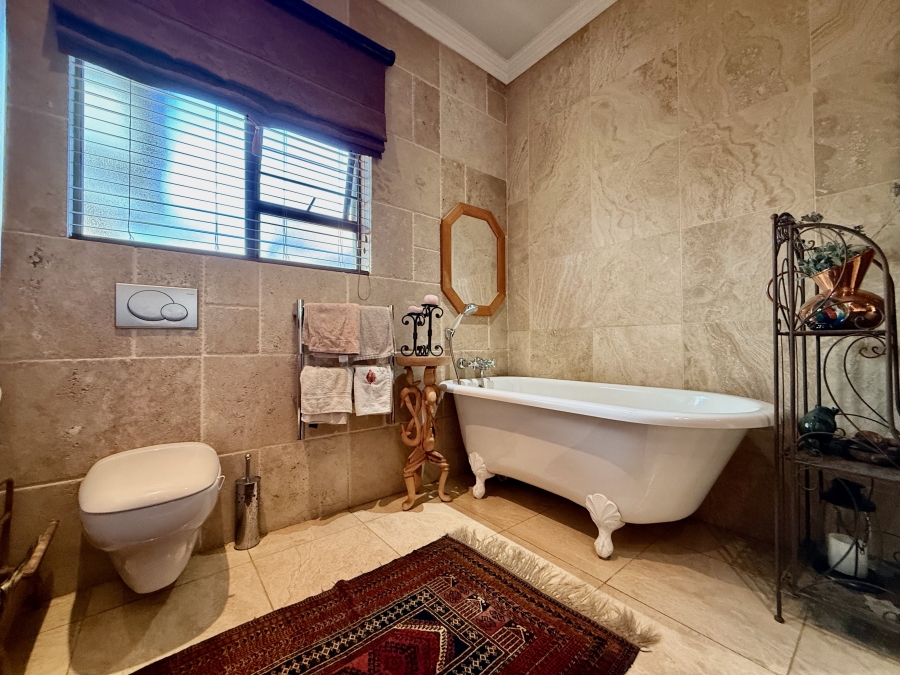 2 Bedroom Property for Sale in The Retreat Gauteng