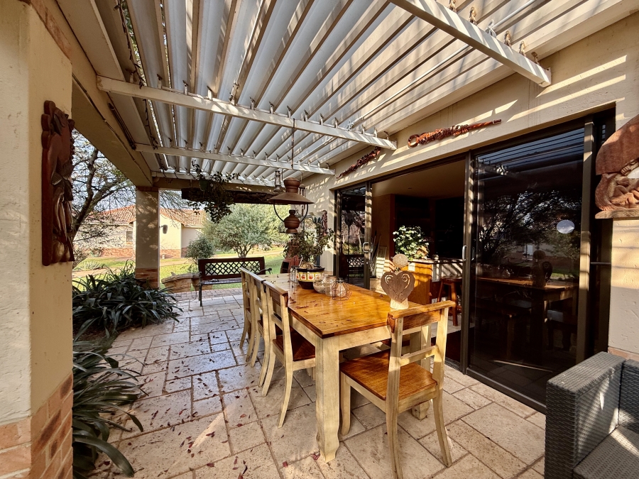 2 Bedroom Property for Sale in The Retreat Gauteng