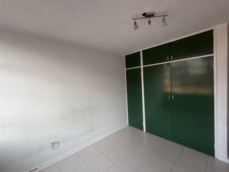 To Let 2 Bedroom Property for Rent in Erasmia Gauteng