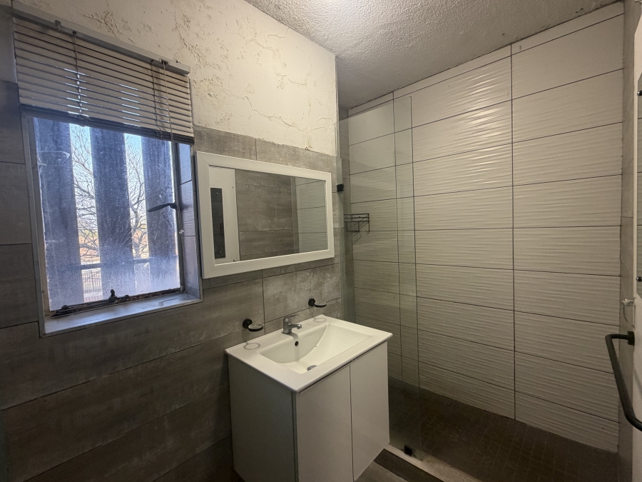 To Let 2 Bedroom Property for Rent in Erasmia Gauteng