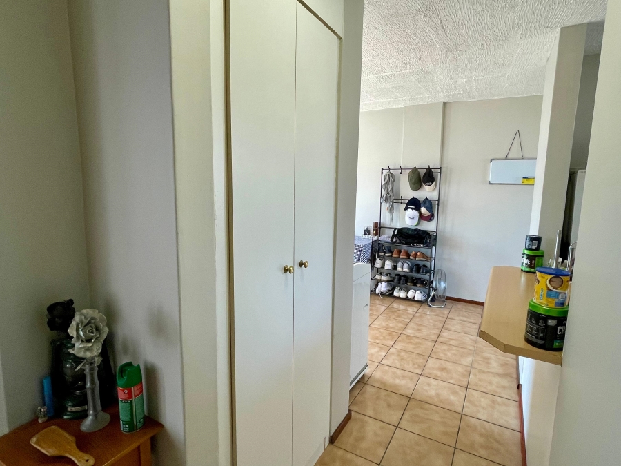 2 Bedroom Property for Sale in Queenswood Gauteng