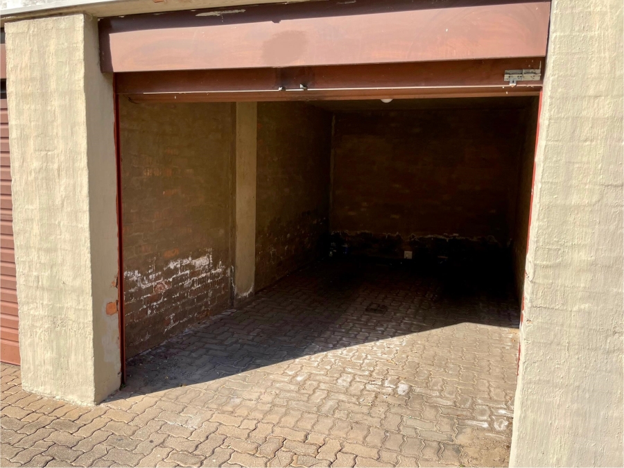 2 Bedroom Property for Sale in Queenswood Gauteng