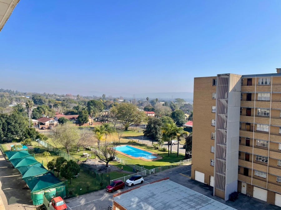 2 Bedroom Property for Sale in Queenswood Gauteng