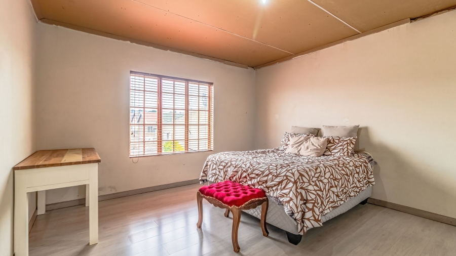 To Let 4 Bedroom Property for Rent in Naturena Gauteng