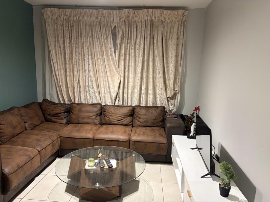 To Let 2 Bedroom Property for Rent in South Hills Gauteng