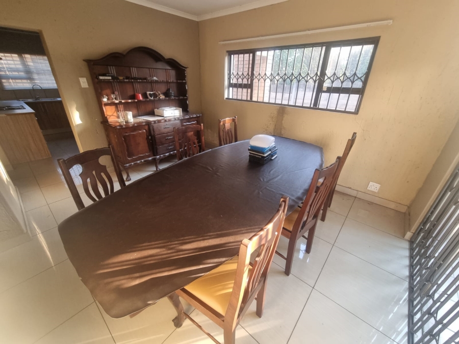 To Let 2 Bedroom Property for Rent in Mulbarton Gauteng