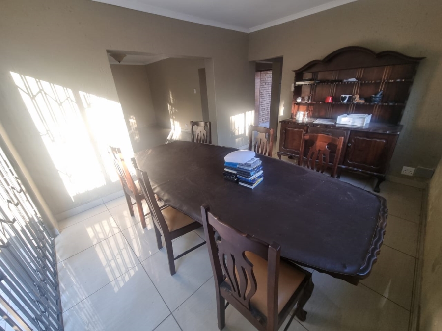 To Let 2 Bedroom Property for Rent in Mulbarton Gauteng