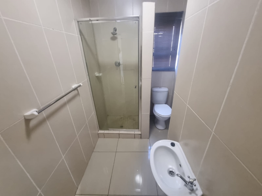 To Let 2 Bedroom Property for Rent in Mulbarton Gauteng