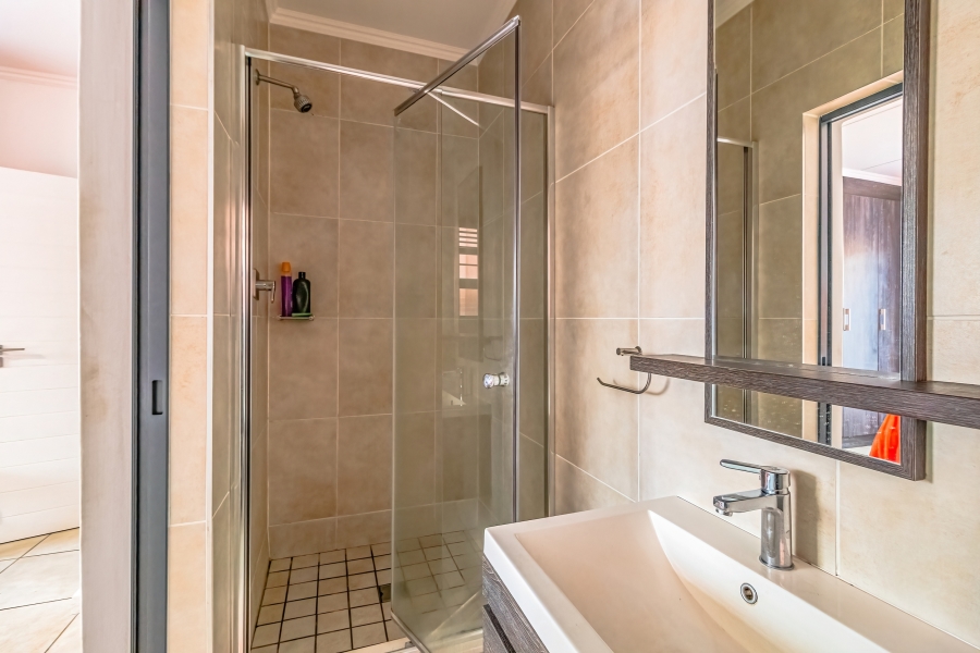 3 Bedroom Property for Sale in Oakdene Gauteng