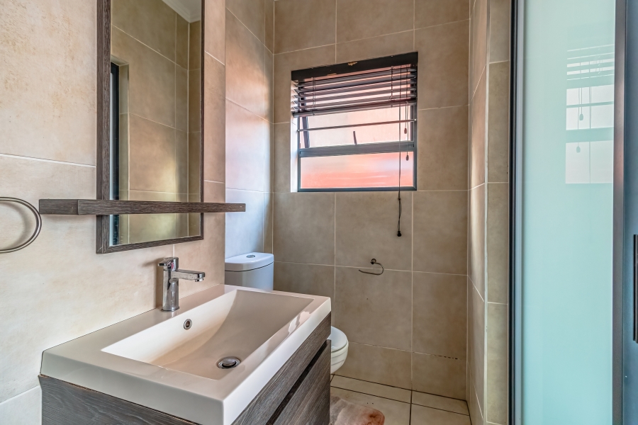 3 Bedroom Property for Sale in Oakdene Gauteng