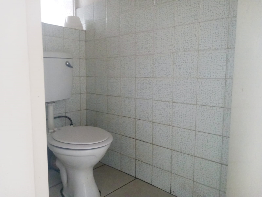 2 Bedroom Property for Sale in Windsor East Gauteng