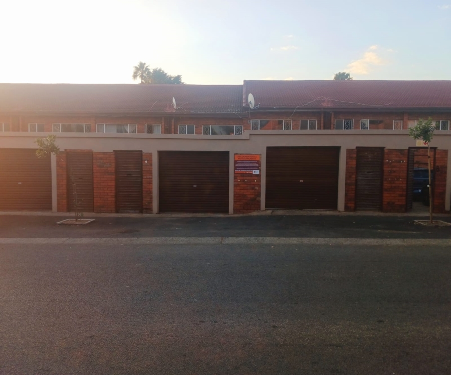 2 Bedroom Property for Sale in Windsor West Gauteng