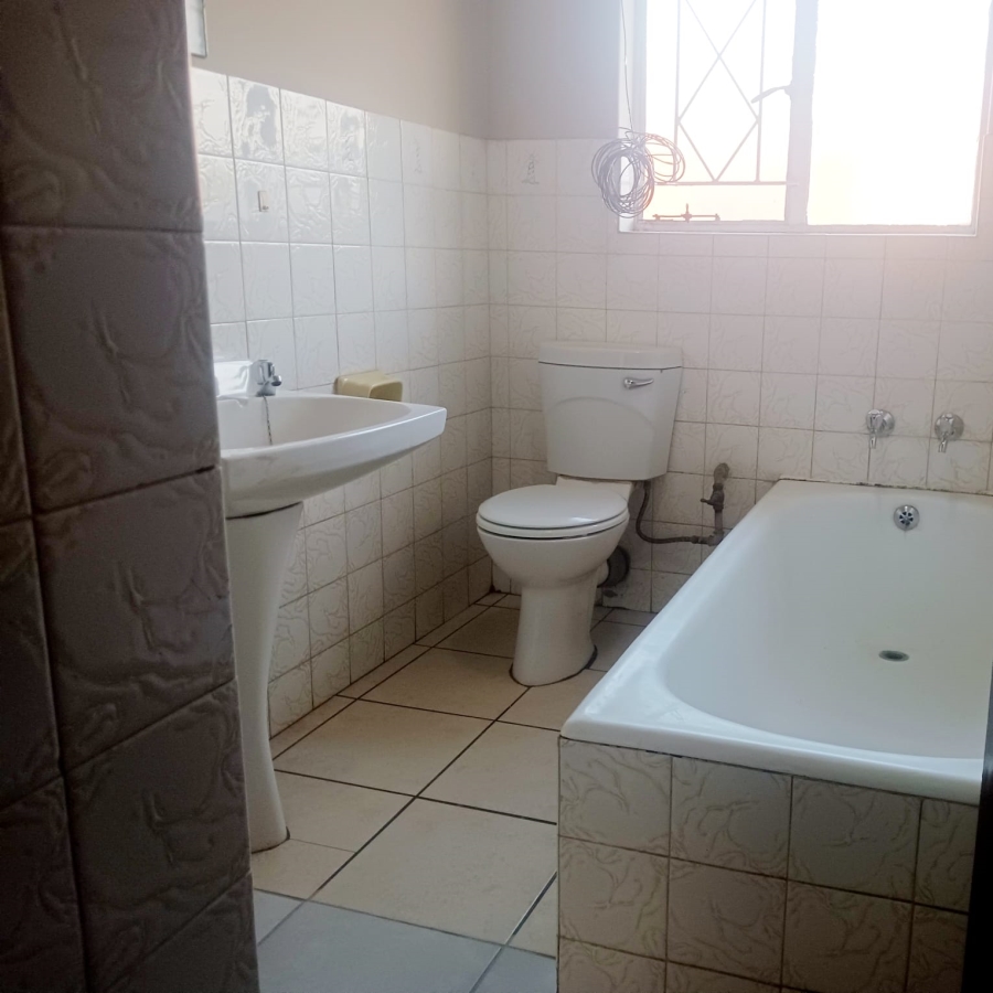 2 Bedroom Property for Sale in Windsor West Gauteng