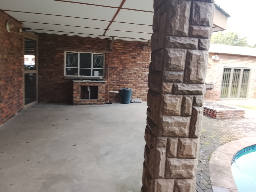 4 Bedroom Property for Sale in Vanderbijlpark SE 2 Gauteng
