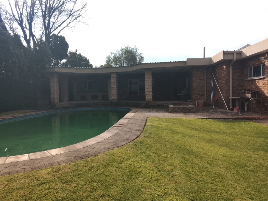 4 Bedroom Property for Sale in Vanderbijlpark SE 2 Gauteng