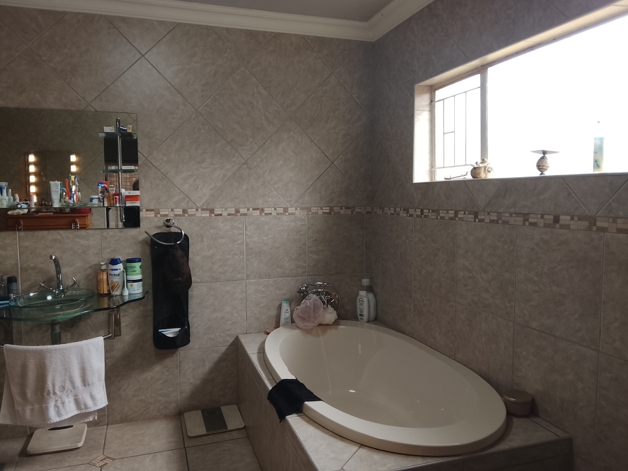 4 Bedroom Property for Sale in Vanderbijlpark SE 2 Gauteng