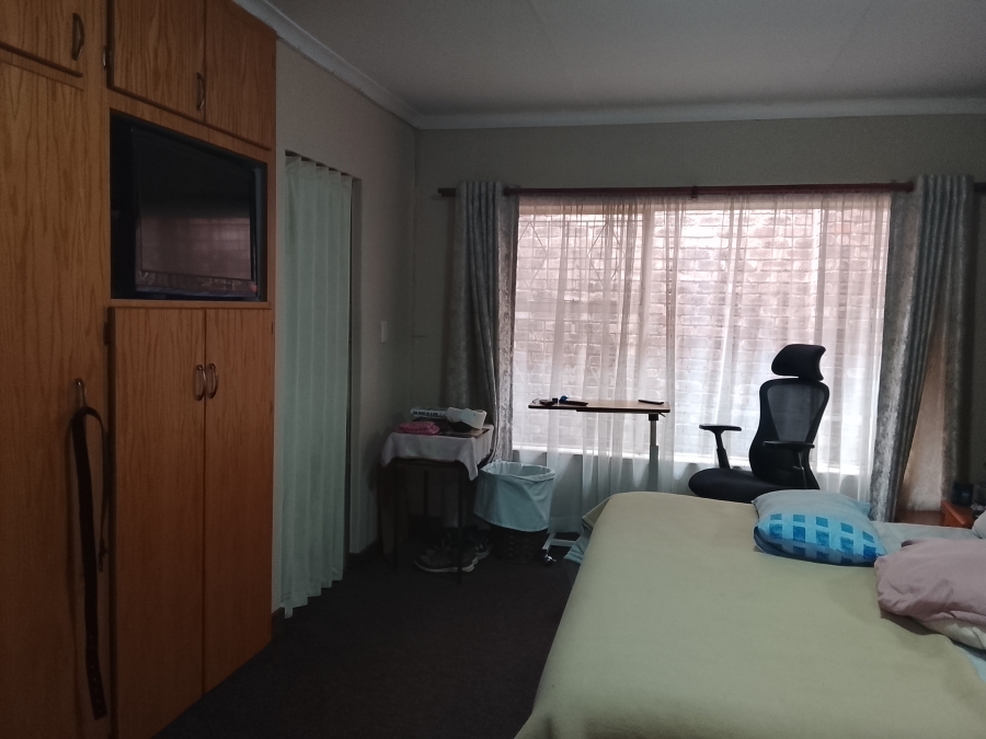 4 Bedroom Property for Sale in Vanderbijlpark SE 2 Gauteng