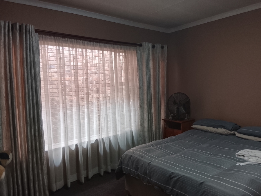 4 Bedroom Property for Sale in Vanderbijlpark SE 2 Gauteng