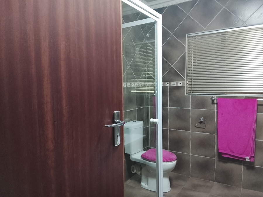 4 Bedroom Property for Sale in Vanderbijlpark SE 2 Gauteng