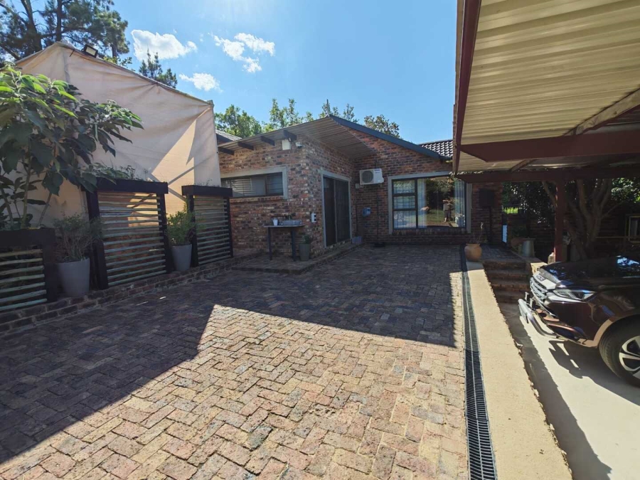 4 Bedroom Property for Sale in Vaaloewer Gauteng