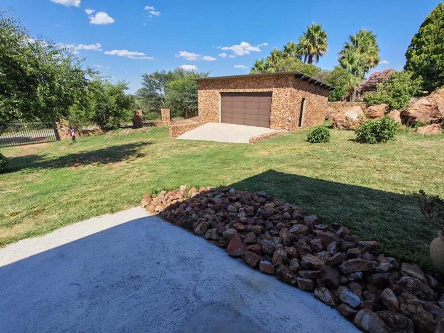 4 Bedroom Property for Sale in Vaaloewer Gauteng