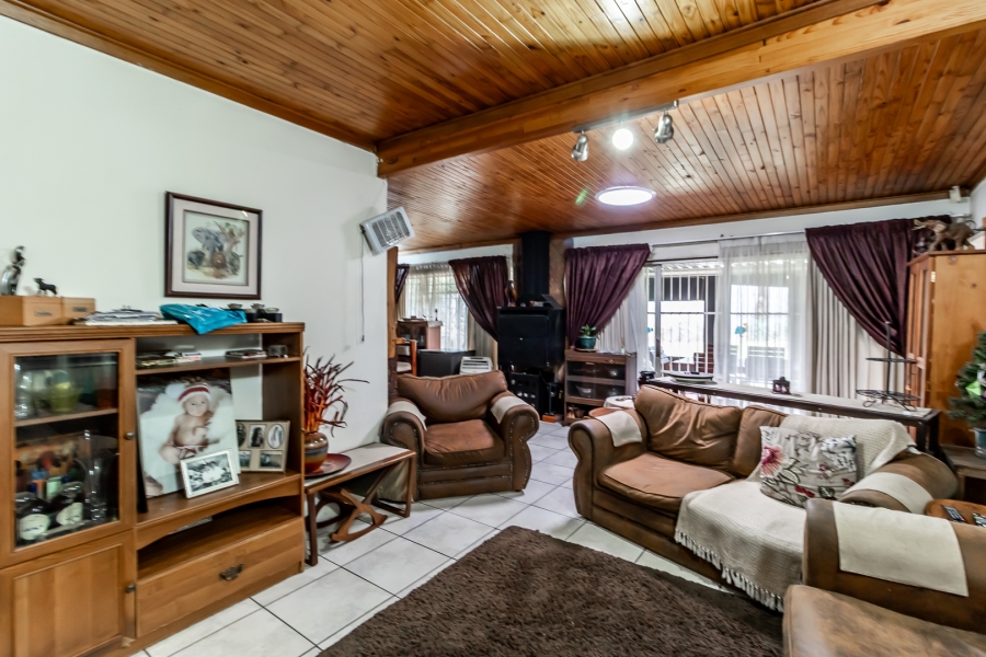 3 Bedroom Property for Sale in East Lynne Gauteng