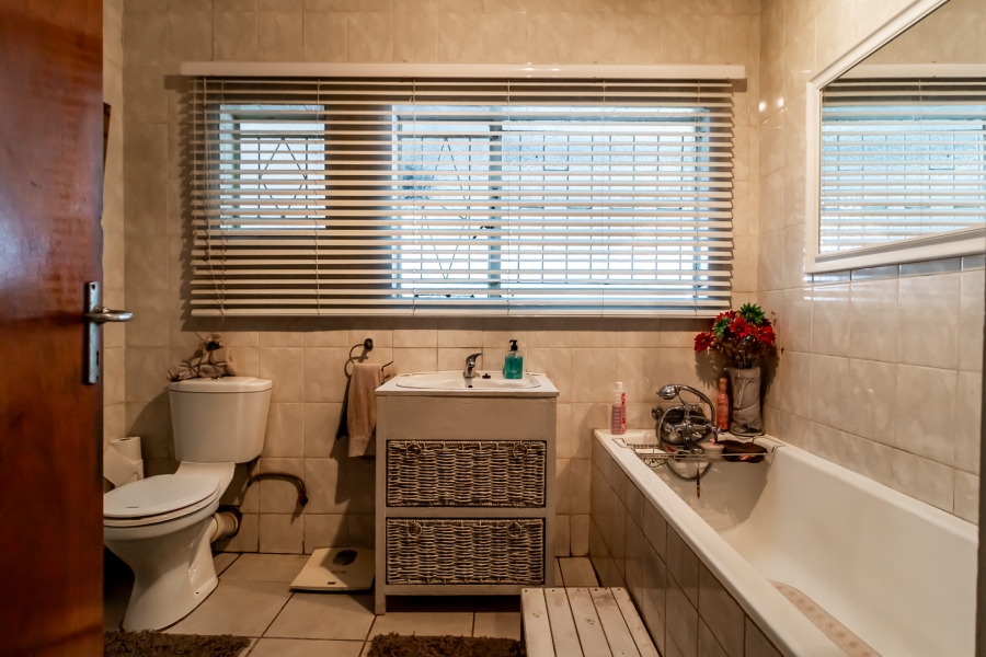 3 Bedroom Property for Sale in East Lynne Gauteng