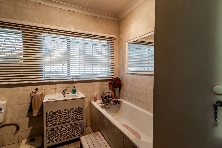 3 Bedroom Property for Sale in East Lynne Gauteng