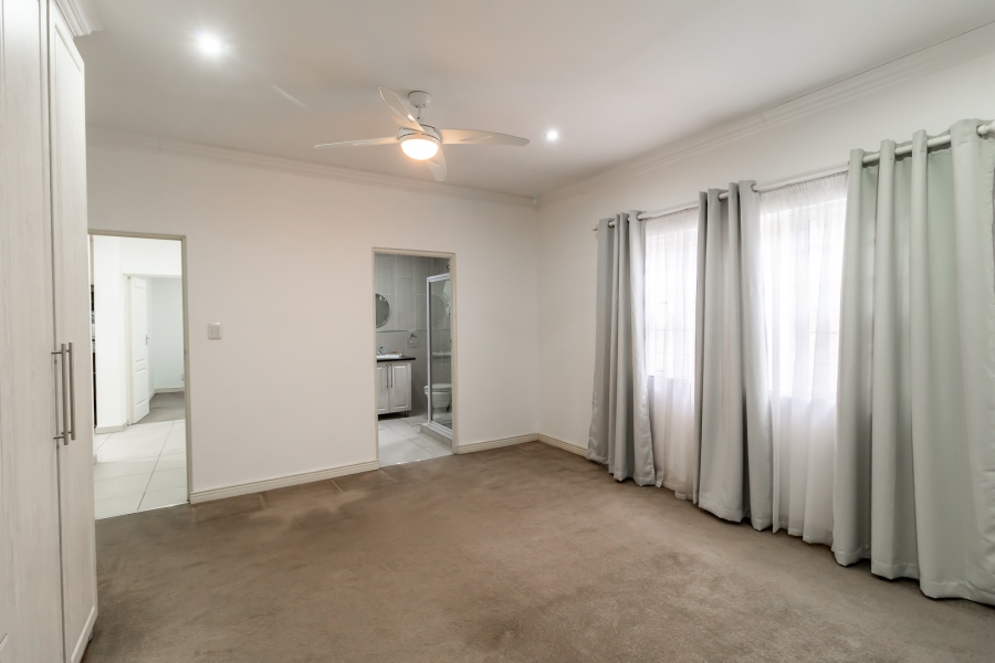 2 Bedroom Property for Sale in Waverley Gauteng