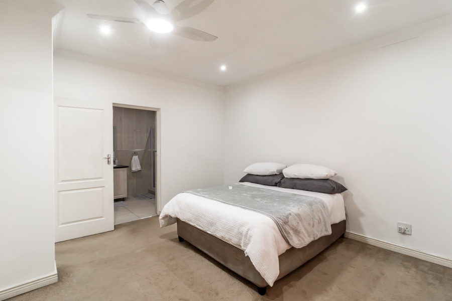 2 Bedroom Property for Sale in Waverley Gauteng