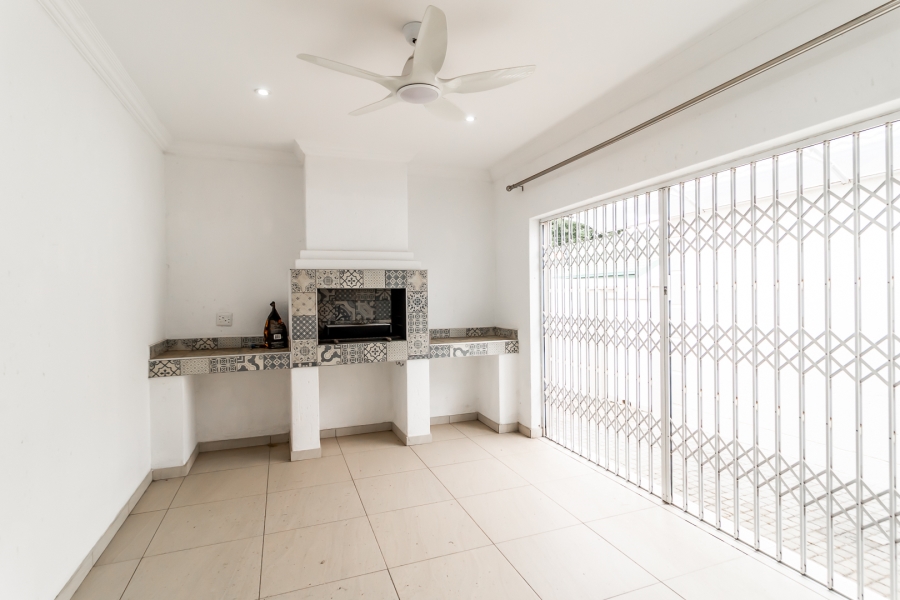 2 Bedroom Property for Sale in Waverley Gauteng