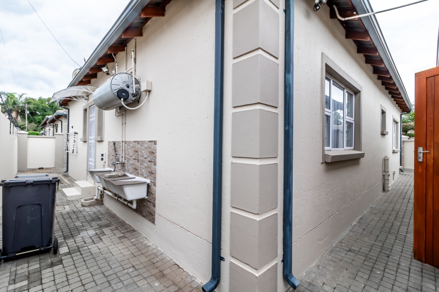 2 Bedroom Property for Sale in Waverley Gauteng