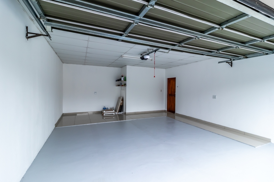 2 Bedroom Property for Sale in Waverley Gauteng
