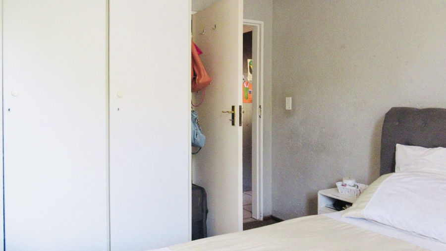 2 Bedroom Property for Sale in Sharonlea Gauteng