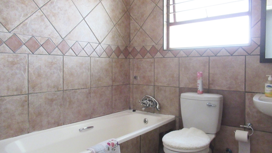 2 Bedroom Property for Sale in Sharonlea Gauteng