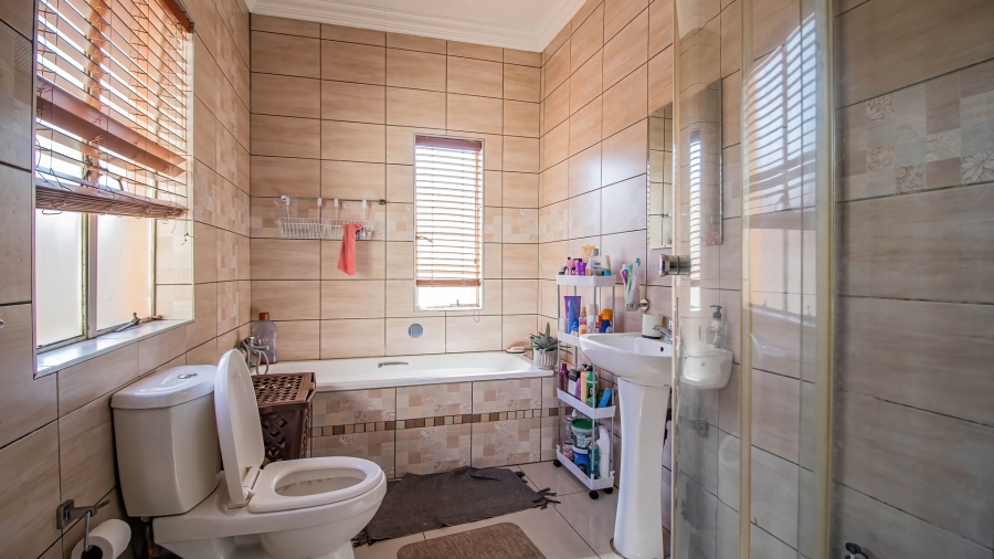 3 Bedroom Property for Sale in Birch Acres Gauteng