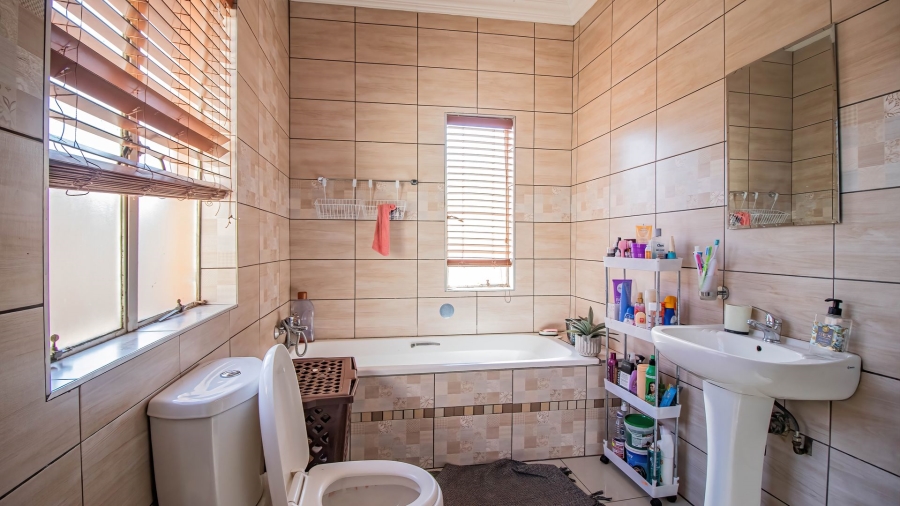 3 Bedroom Property for Sale in Birch Acres Gauteng