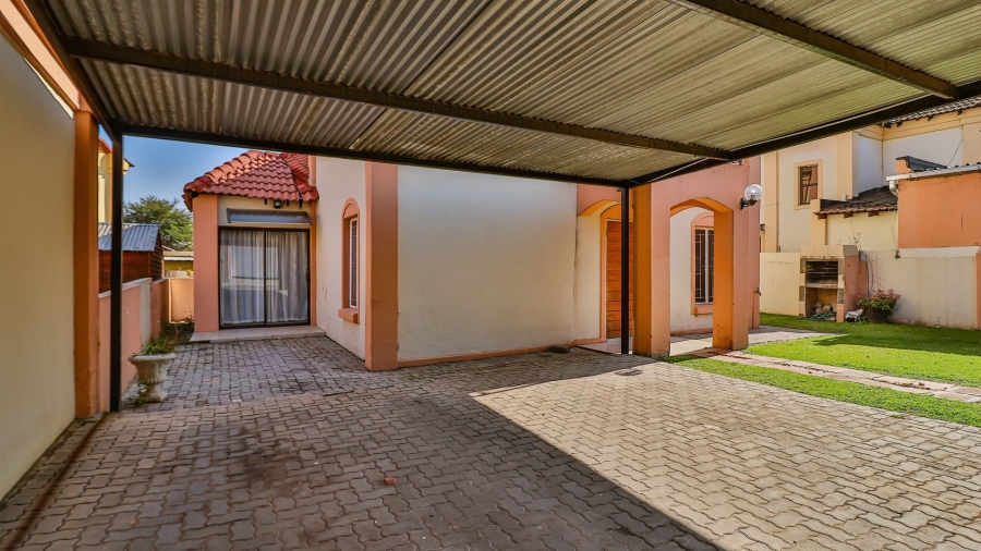 3 Bedroom Property for Sale in Birch Acres Gauteng