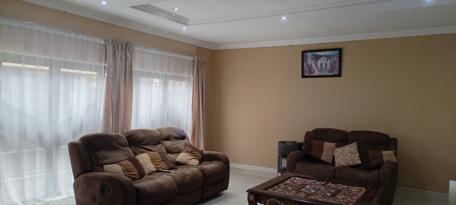 3 Bedroom Property for Sale in Roodekop Gauteng