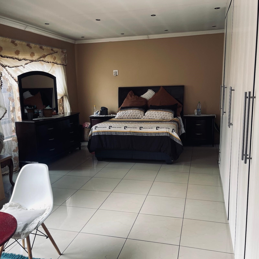 3 Bedroom Property for Sale in Roodekop Gauteng