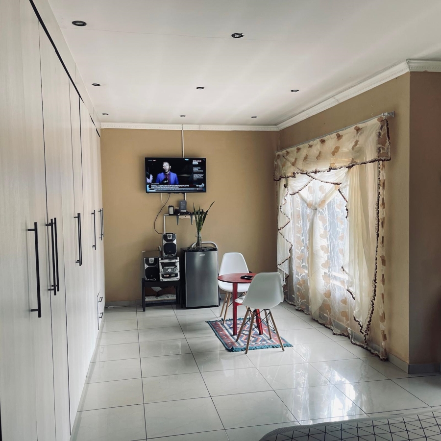 3 Bedroom Property for Sale in Roodekop Gauteng