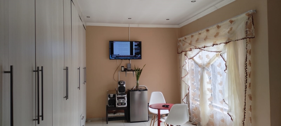 3 Bedroom Property for Sale in Roodekop Gauteng