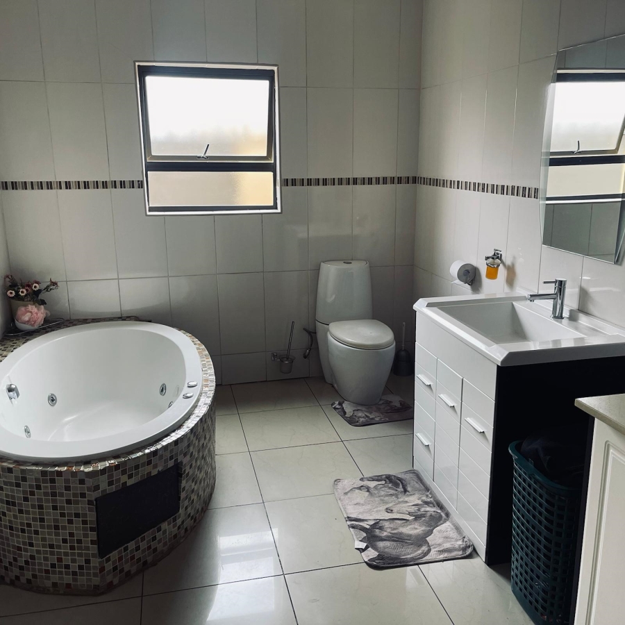 3 Bedroom Property for Sale in Roodekop Gauteng