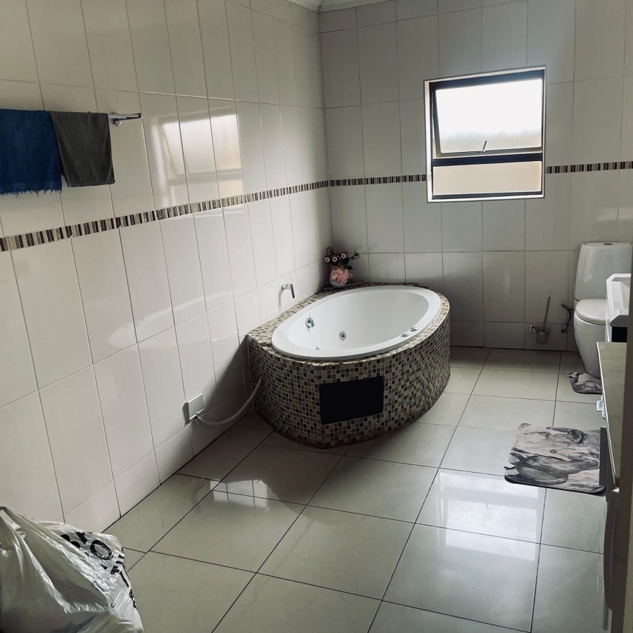 3 Bedroom Property for Sale in Roodekop Gauteng
