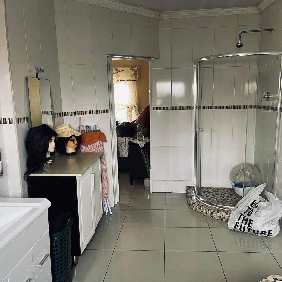 3 Bedroom Property for Sale in Roodekop Gauteng