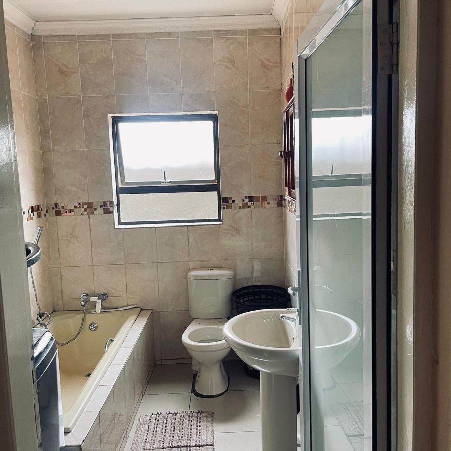 3 Bedroom Property for Sale in Roodekop Gauteng